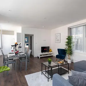 https://homely-central-london-liverpool-street-apartments.brighton-hotels-england.com
